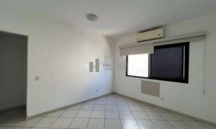 Vendo apartamento av Maracanã com 2 quartos sendo 1 suíte, vaga na escritura e direito a laje