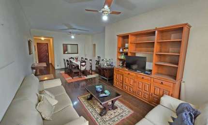 Apartamento com 140m² a Venda na Rua Dr Satamini, Tijuca, aproximadamente 300 metros do metrô Afonso Pena. Salão em 2 ambientes, 3 quartos sendo 1 suíte, copa/cozinha, dependências completa, 1 vaga de