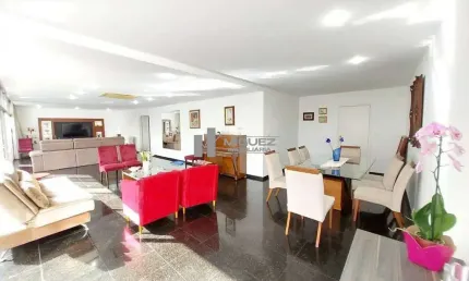 Exclusividade! Excelente apartamento a venda na Rua Senador Vergueiro, Flamengo.  A 250 metros da Praia do Flamengo. São 300 m² de área útil, varanda, salão com aproximadamente 80 m² em 3 ambientes, 5