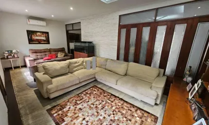 Espetacular Casa (329m²) 4 quartos (suite) com Piscina, churrasqueira, edícula, 3 vagas de garagem - Grajau
