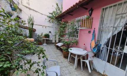 RUA GUAXUPÉ - BAIRRO TIJUCA - CASA, SALA, 4 QUARTOS SENDO 1 SUÍTE.