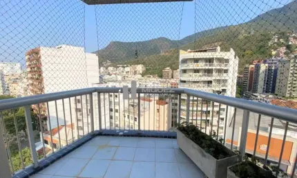 Cobertura Duplex à Venda na Avenida Maracanã, Tijuca – 2 Varandas e área externa com Vista Livre!