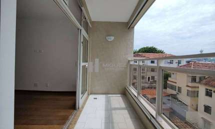 Varanda, 3 quartos sendo  1 suíte, dependência completa, 2 vagas de garagem - Rua Antônio Salema - Tijuca