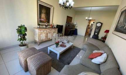 A venda na rua Pareto, Tijuca, apartamento com planta generosa de aproximadamente 170m², 4 quartos, suíte, vaga na escritura e colado ao metrô