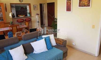 Vendo apartamento rua Garibaldi. 2 quartos com vaga