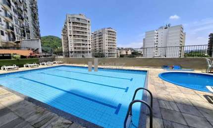 COBERTURA A VENDA - TERRAÇO COM CHURRASQUEIRA, 2 ÓTIMOS QUARTOS SENDO 1 SUÍTE, 1 VAGA DE GARAGEM, PRÉDIO COM INFRAESTRUTURA COMPLETA - RUA SÃO FRANCISCO XAVIER