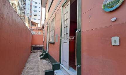 A VENDA CASA DUPLEX, 4 QUARTOS, EM VILA ISABEL, JUNTO AO POLO GASTRONOMICO.