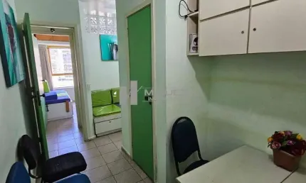 BELÍSSIMA SALA COMERCIAL NA RUA DESEMBARGADOR ISIDRO
