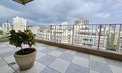 Cobertura a venda na Rua Haddock Lobo, uma quadra do metrô Afonso Pena. Varandão, sala ampla, 2 quartos sendo 1 suíte, banheiro social, cozinha ampla e um belo terraço com vista panorâmica. 1 vaga de 