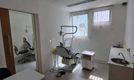 VENDE-SE SALA COMERCIAL NA CONDE DE BONFIM COM PORTEIRA FECHADA!!!!