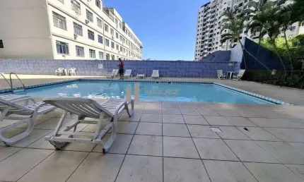 Apartamento a venda com varanda, 2 quartos, sala, cozinha, banheiro, Infraestrutura total e vaga no Condomínio Santa Amélia. No bairro da Tijuca