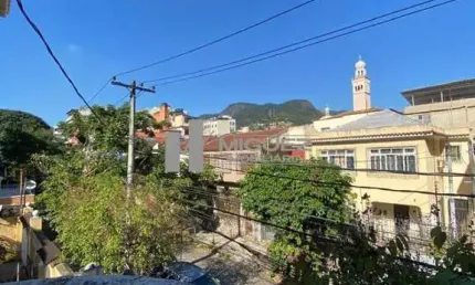 Casa a venda na Rua Domicio da Gama - Tijuca -com 3 quartos - 3 Vagas de garagem