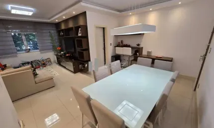 RUA ANTÔNIO BASÍLIO - APARTAMENTO MODERNIZADO COMPOSTO POR SALA EM 2 AMBIENTES, 3 BONS QUARTOS SENDO 1 SUÍTE COM CLOSET E HIDROMASSAGEM, COPA COZINHA COM ARMÁRIOS PLANEJADOS, 2 DEPENDÊNCIAS, 1 BANHEIR