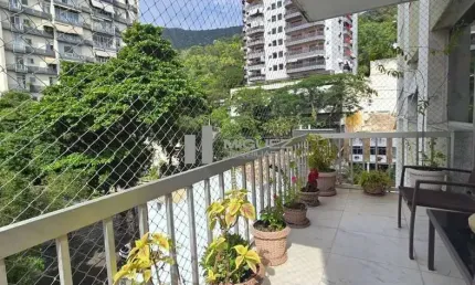 Apartamento a venda na Rua Itacuruçá, planta com 200m², Varandão, 04 quartos, 2 vagas, metrô!