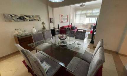 Belíssimo apartamento à venda sala 3 quartos e vaga na Rua Conde de Bonfim - Tijuca! Apenas 650 metros do metrô da São Francisco Xavier. São aproximadamente 120m² de puro bom gosto!