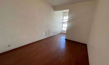Apartamento a venda em localização prática, apenas uma quadra do metrô Afonso Pena, com 2 quartos, Tijuca - Rio de Janeiro