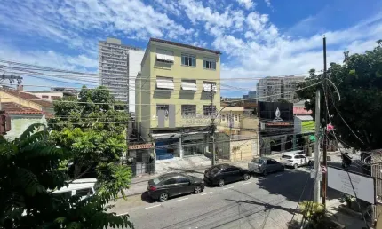 Apartamento à venda sala 2 quartos no Andaraí, Rua Leopoldo! Localizado a 800 metros da Rua Uruguai.
