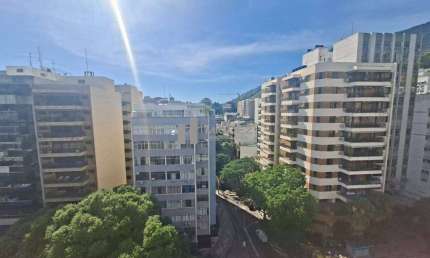Belíssima cobertura à venda com 2 quartos e uma vista espetacular na Rua Uruguai, no bairro da Tijuca