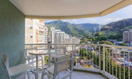 APARTAMENTO A VENDA RUA GARIBALDI - CONDOMÍNIO COM INFRA COMPLETA - VARANDA, 3 QUARTOS SENDO 1 SUÍTE,  1 BANHEIRO SOCIAL,  DEPENDÊNCIAS, 1 VAGA NA ESCRITURA  - 85 M²