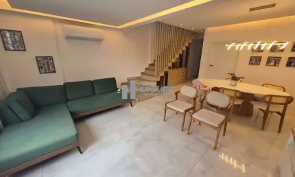 COBERTURA DOS SONHOS À VENDA NA TIJUCA! Na charmosa Rua Guaxupé, a poucos metros do metrô Uruguai, essa cobertura duplex com aproximadamente 200m² que une conforto, elegância e localização privilegiad