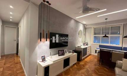 Belíssimo imóvel a venda na Tijuca! Porteira fechada, sala 2 quartos sendo 1 suíte com closet e 1 vaga de garagem alugada no prédio!