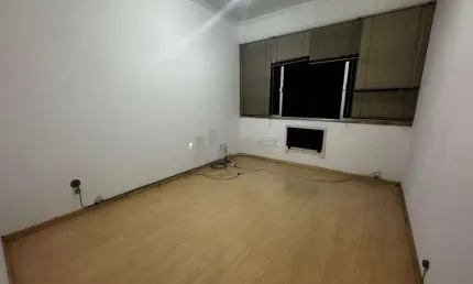 Vendo apartamento rua afonso pena (tijuca) 2 quartos, quarto de serviço, debruçado no metrô