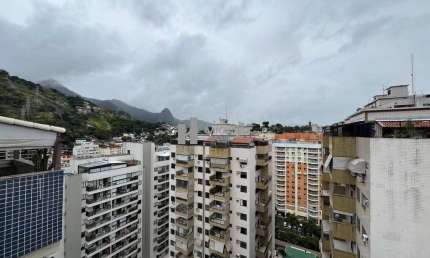 Vendo cobertura linda na Tijuca com 4 quartos e 3 vagas