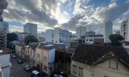 Vendo imóvel ao lado da pça afonso pena, 2 quartos com dependência e vaga