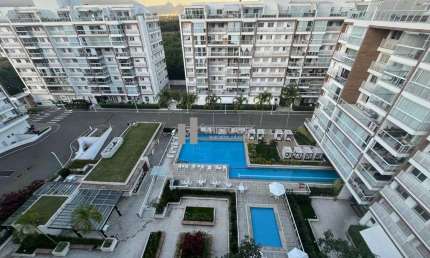 Vendo cobertura duplex no Recreio em condomínio com estrutura de clube