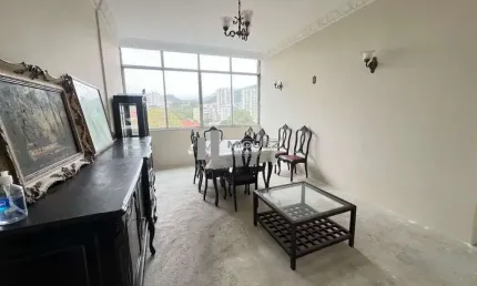 Apartamento à venda, rua mariz e barros-  tijuca, à 700m do metrô afonso pena com 2 quartos, vaga, 85m² e portaria 24 horas.