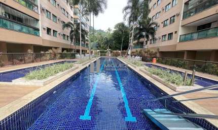 Lindo apartamento todo decorado, à venda no Condomínio Aquarela Carioca. Varanda Gourmet, sala, 2 quartos, suite e vaga de garagem. Condominio com infraestrutura total 70m².