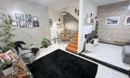 Casa Duplex espetacular a venda - Sala em 2 ambientes, 3 quartos, 1  vaga de garagem. Rua Jerônimo de Lemos - Vila Isabel