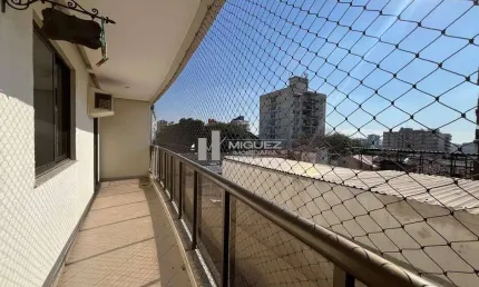 Apartamento a venda com varandão, 2 sendo 1 suíte e vaga em escritura no Méier