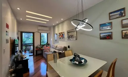 Apartamento à venda 02 quartos,  1 suíte, garagem e varandão.!  Tijuca área nobre colada à Praça Afonso Pena, ideal para investir Airbnb ou morar com riqueza !