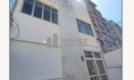 Prédio Comercial e terreno à venda na Rua São Francisco Xavier. Em frente ao Colégio Militar.  Excelente oportunidade para novos empreendimentos.