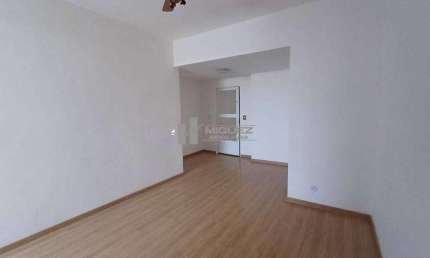 Aproveite esta chance única! Apartamento 2 quartos à venda na Rua Teodoro da Silva, com vista incrível,  caso ao Shopping Boulevard. Ideal, com conforto e privacidade!