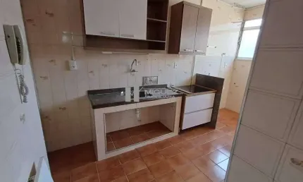 Vila Isabel, apartamento com 2 quartos à venda na Rua Teodoro da Silva, localização privilegiada, debruçado ao Shopping Boulevard. Não perca!