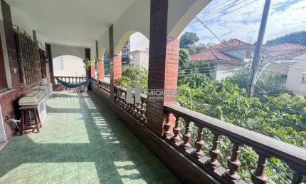 Tijuca, Rua nobre, junto Uruguai e Metrô, com 06 quartos, 06 vagas, mansão! Serve comércio ou excelente residência.