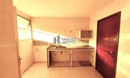 Na rua largo da segunda feira, venda de apartamento com 2 quartos, suíte, garagem, vista espectacular em todos os cômodos, próximo ao metrô e comércio.
