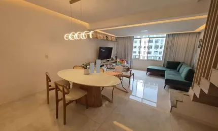 Cobertura duplex à venda em Tijuca, na Rua Guaxupé, perto do metrô Uruguai, com 200m², conforto e localização privilegiada.