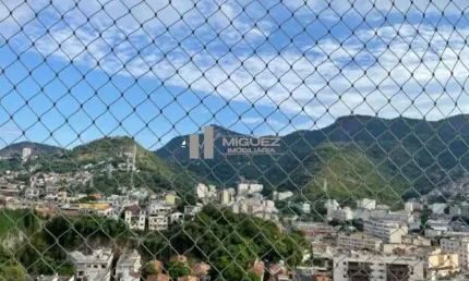 Apartamento à venda com varanda, 2 quartos, vaga de garagem e infra total na rua aristides lobo, rio comprido.