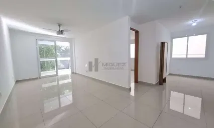 Viva com conforto e estilo! Belíssimo apartamento a venda na Rua Araújo Pena, Tijuca, com varanda, 3 quartos (1 suíte), infraestrutura completa e 1 vaga. Ideal para quem busca qualidade de vida em uma