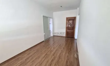 Não perca esta oportunidade! Apartamento a venda na Rua Conde de Bonfim, Tijuca, com sala e quarto amplos e espetaculares, além de vaga na escritura. Um imóvel ideal para quem busca qualidade de vida 