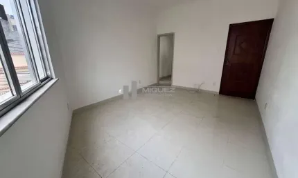 SEU NOVO LAR ESTÁ AQUI! ESTE APARTAMENTO A VENDA NA RUA CAPITÃO RESENDE, CACHAMBI, CONTA COM 2 QUARTOS, 95UARTOS, 95m² E 1 VAGA DE GARAGEM. EM UMA VILA FECHADA, PRÓXIMO AOS SHOPPINGS NOVA AMÉRICA E NO