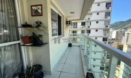 MORAR BEM É MORAR AQUI! APARTAMENTO A VENDA NA RUA GENERAL ESPÍRITO SANTO CARDOSO, TIJUCA, COM VARANDA, SALA, 3 QUARTOS (1 SUITE) E 1 VAGA DE GARAGEM. A APENAS 300m DA PRAÇA DOS CAVALINHOS, OFERECE CO