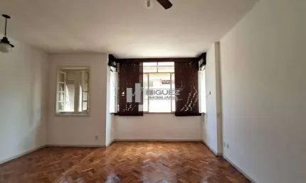 A venda apartamento na rua Citiso, próximo à praça Del Vecchio, 2 quartos, suíte.