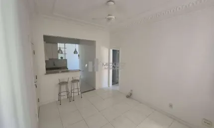 Aconchegante apartamento na Tijuca, 2 quartos, 1 vaga na garagem, próximo à Rua São Francisco Xavier