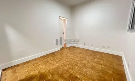 Apartamento  Térreo a venda - Tijuca -Sala em 2 ambientes, 3 quartos, banheiro social, ampla cozinha, área de serviço - Rua Benevenuto Berna