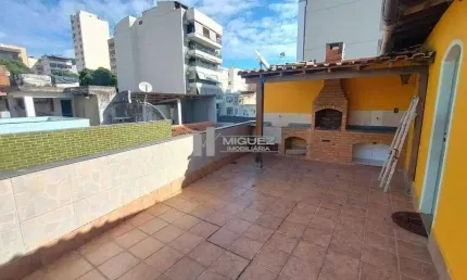 Apartamento tipo casa à venda na Tijuca, próximo à Praça e ao Metrô Afonso Pena! Com 3 quartos e 1 vaga de garagem, é ideal para quem busca conforto e mobilidade. Entre em contato agora e venha conhec
