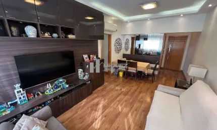Apartamento à venda na Tijuca, a poucos passos do Metrô Uruguai! Conta com 3 quartos amplos e 1 vaga de garagem na escritura. Perfeito para quem valoriza conforto e mobilidade. Entre em contato agora 